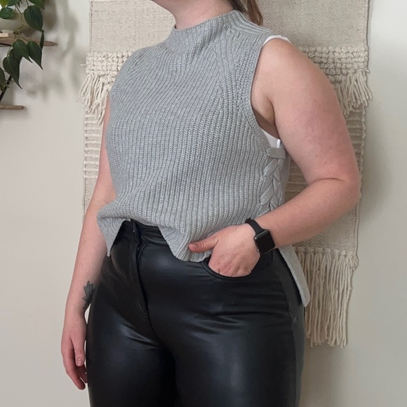 Chunky Knit Muscle Shirt - Picture 1 of 6